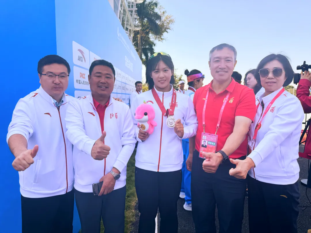 ▲团队护航张鲁茜全运征战